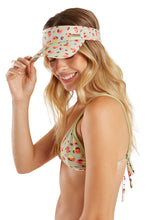 Load image into Gallery viewer, Model Front: Blueman Visor Viseira Basica Leopardus
