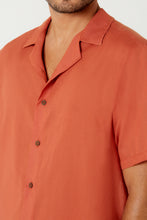 Load image into Gallery viewer, Camisa Free Soft Marrom
